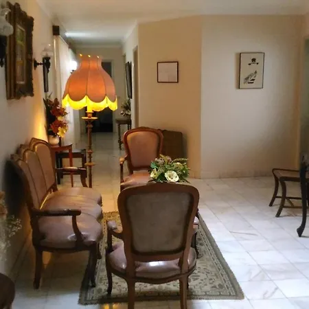 Santa Cruz Hotel *
